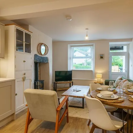 Дом отдыха Wansfell Nook - Log Burner, Garden & Parking Эмблсайд