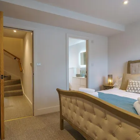 Wansfell Nook - Log Burner, Garden & Parking * Эмблсайд