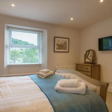 Wansfell Nook - Log Burner, Garden & Parking *